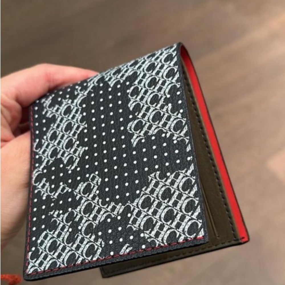 New Carolina Herrera Black and Red Key Card Holder